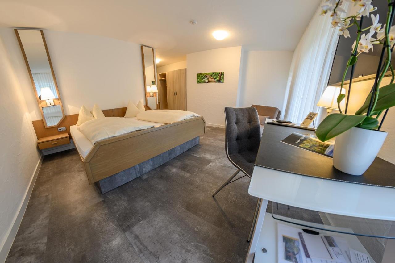 Hotel- Restaurant Zum Schwan Waldfischbach-Burgalben Luaran gambar