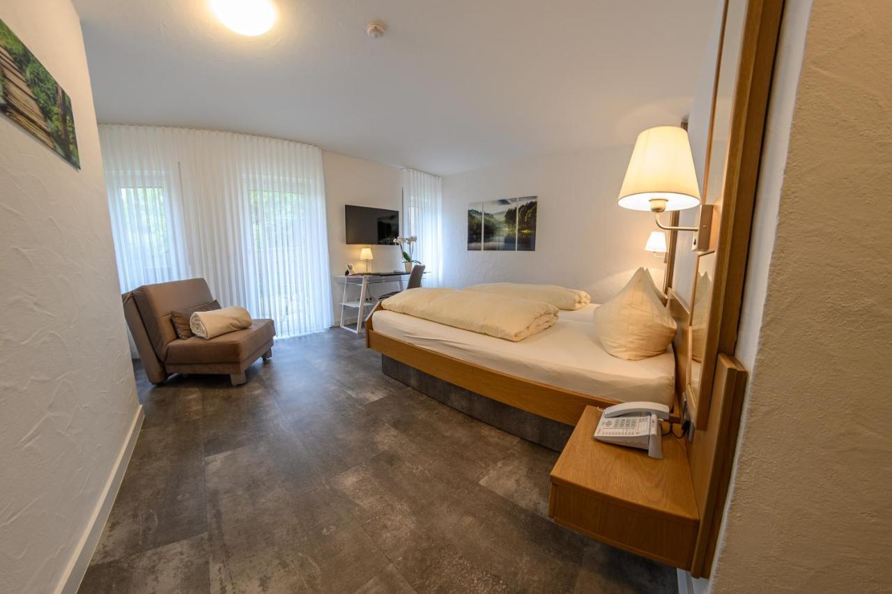 Hotel- Restaurant Zum Schwan Waldfischbach-Burgalben Luaran gambar